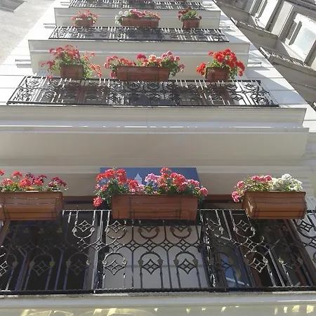 Hotel Taxim 3*
