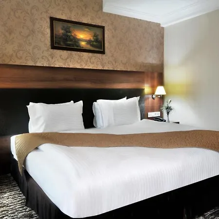 Rhiss Bostanci Istanbul