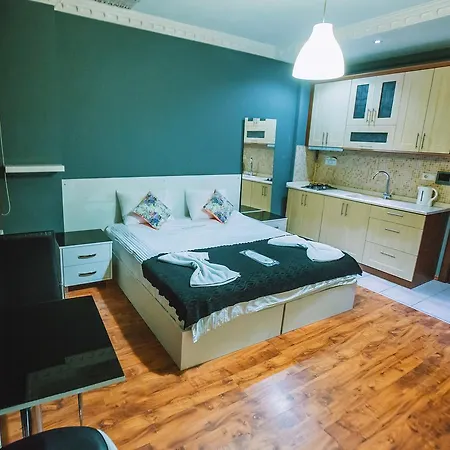 Full House Boutique Aparthotel