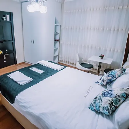 Full House Boutique Aparthotel
