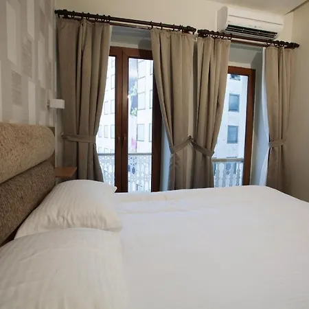 Hotel Serene 2*