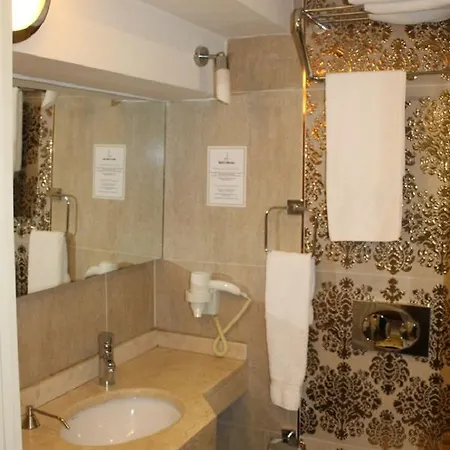 Coliseum Hotel 2*