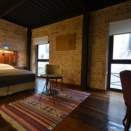 Uenver Galata Aparthotel 2*