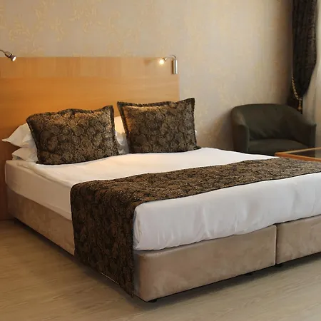 Emerald Otel 4*