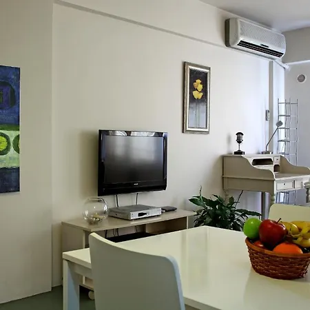 Apartahotel The Y 2*