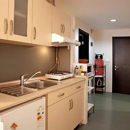 Aparthotel The Y 2*