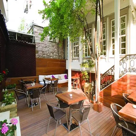 Hotel Avicenna Sultanahmet 4*