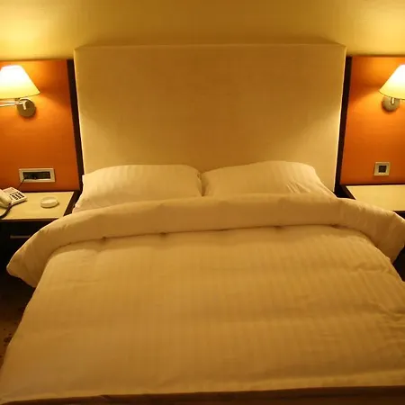 Zoe Hotel