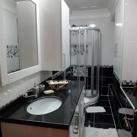 Ascot House Apartment
