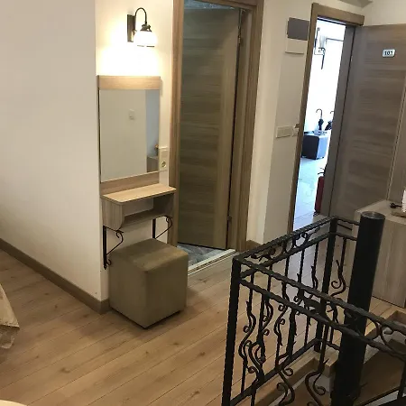 Harbour Old Hotel 3*