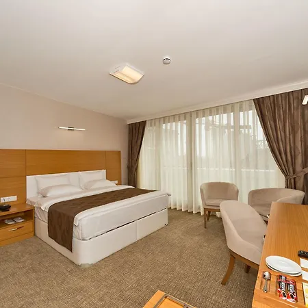 Miel Aparthotel 3*