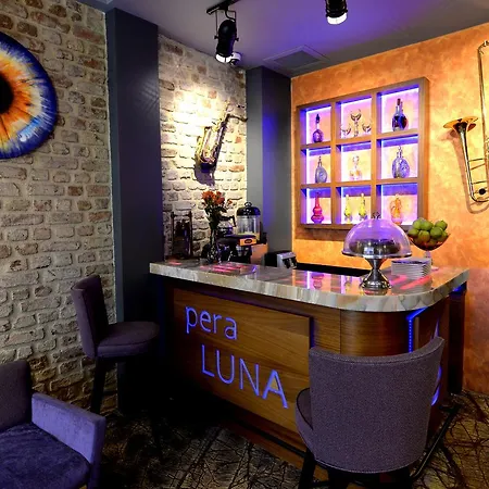 Hotel Pera Luna