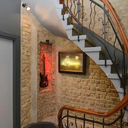 Hotel Pera Luna 3*