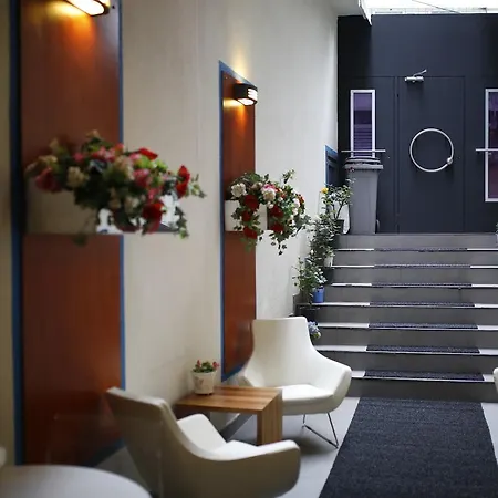 Black 2* Istanbul