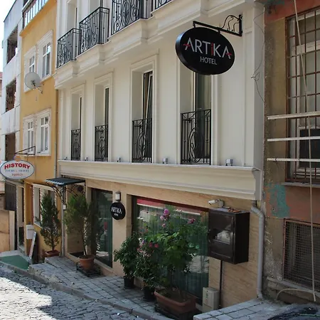 Hotel Artika 2*