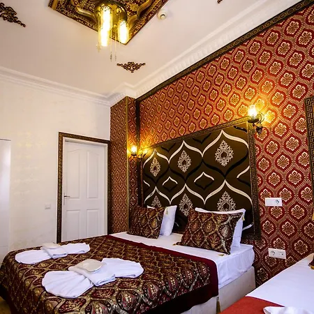 Paris Garden Bed & Breakfast