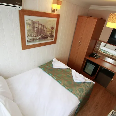 Hotel Agora Boutique & Bistro 3*