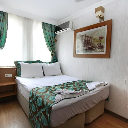 Agora Boutique & Bistro Hotel 3*