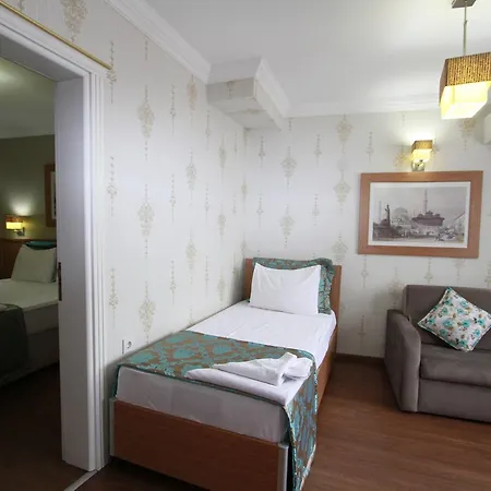 Agora Boutique & Bistro Hotel 3*