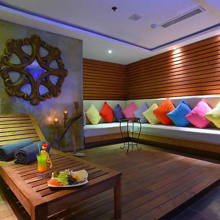 Pera Tulip & Hotel