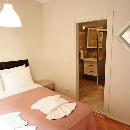 Atrium 3*