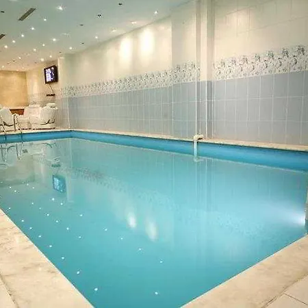 Golden Hill Hotel 4*