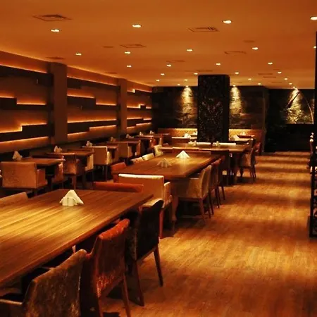 Hotel Carlton Old 4*