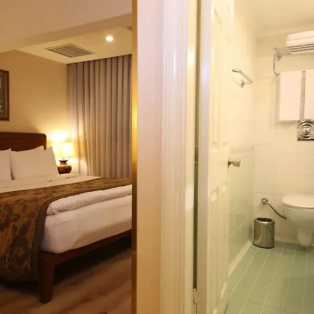 Hotel Cartoon 4*