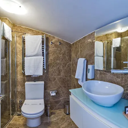 Iq Mis Aparthotel