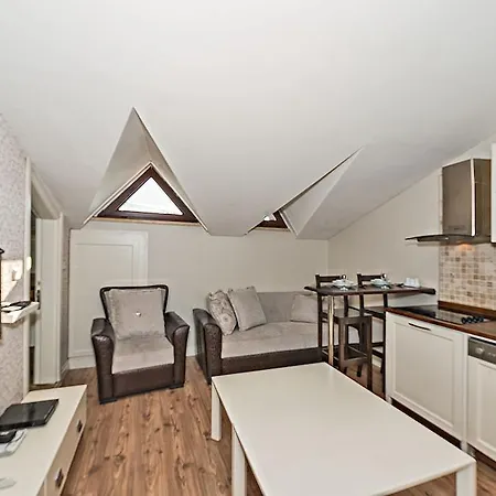 Iq Mis Aparthotel