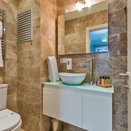 Iq Mis Aparthotel