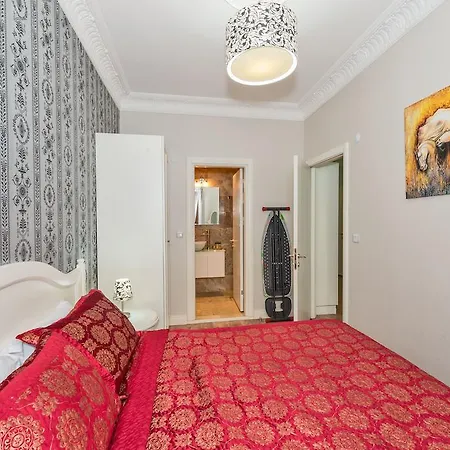 Iq Mis Aparthotel