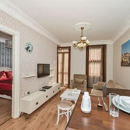 Iq Mis Aparthotel 3*