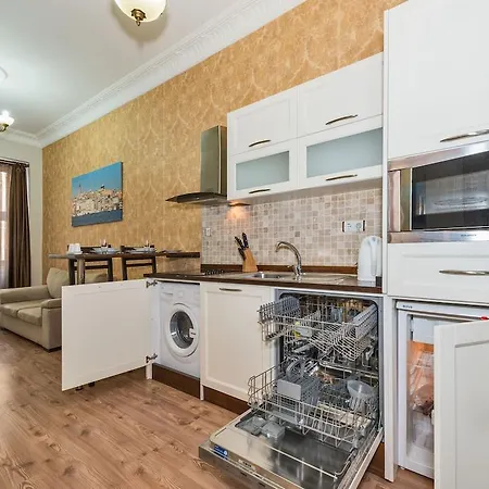 Iq Mis Aparthotel