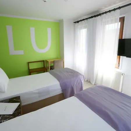 Corner Living Space Oda ve Kahvaltı