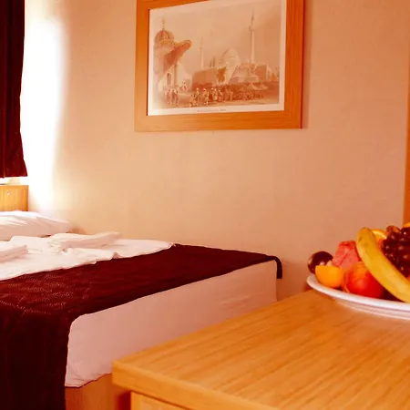 Agora Boutique & Bistro Hotel 3*