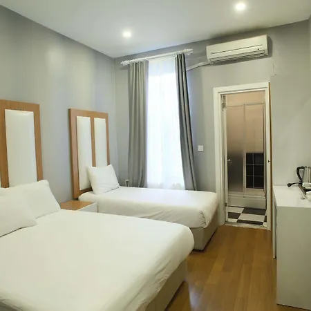 La Pazza Hotel