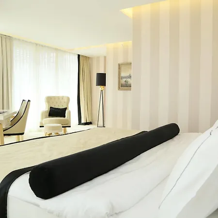 Ramada & Sisli