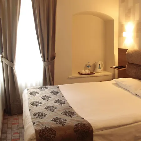 Hotel Serene 2*