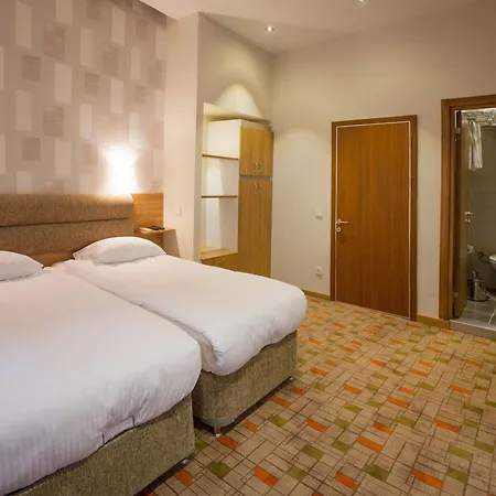 Hotel Serene 2*