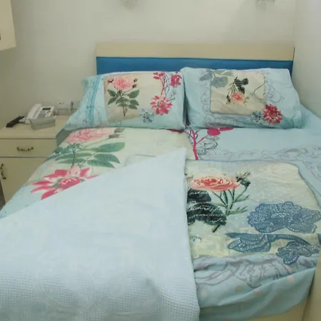 Otel Armis House