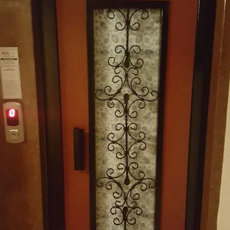 Mytra Hotel 3*