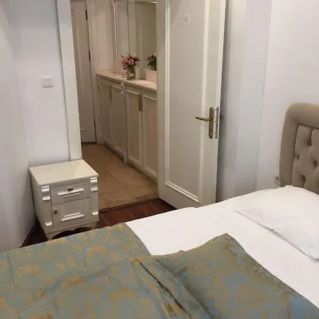 Ξενοδοχείο La Petite Maison 2*