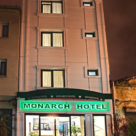 Monarch Hotel 3*