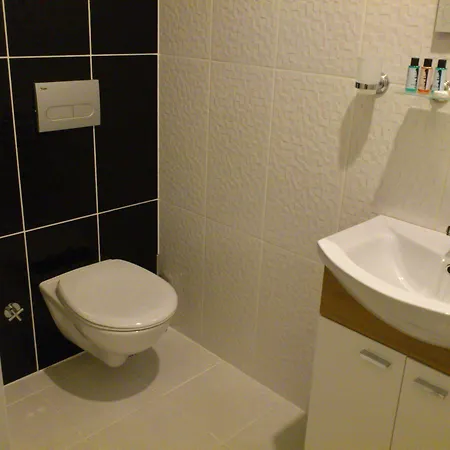 Hotell Pera Main 2*
