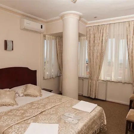 Grand Liza Отель 3*