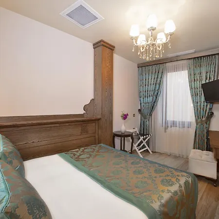 Hotel Perapolis 3*