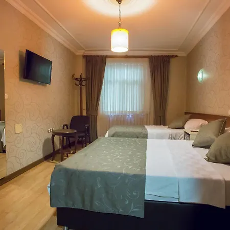 Pera Capitol 3*
