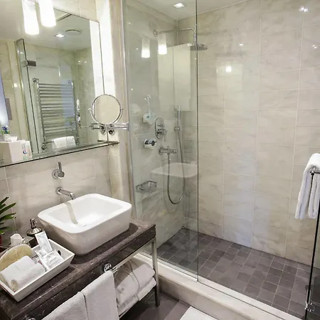 Hotel Housez & Special Class 4*