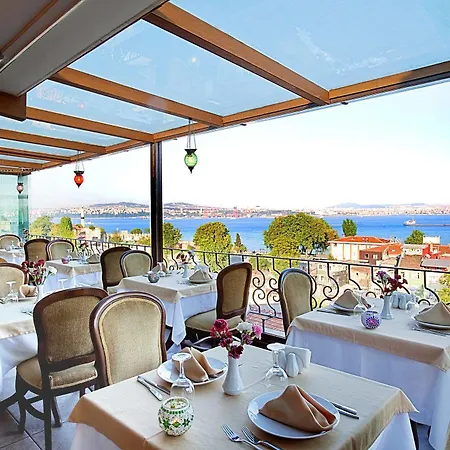 Azade İstanbul